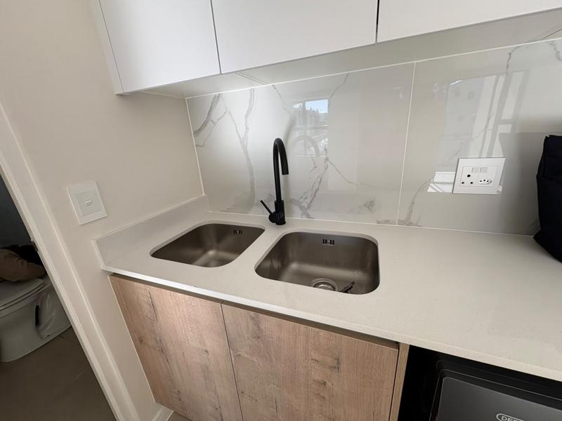 To Let 1 Bedroom Property for Rent in Richwood Western Cape